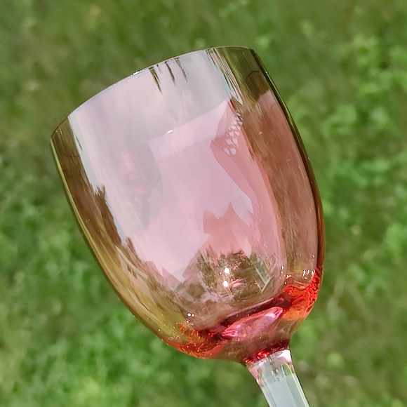 2 Pink 🩷 | 8 oz | Wine 🍷 Glasses - Picture 9 of 10